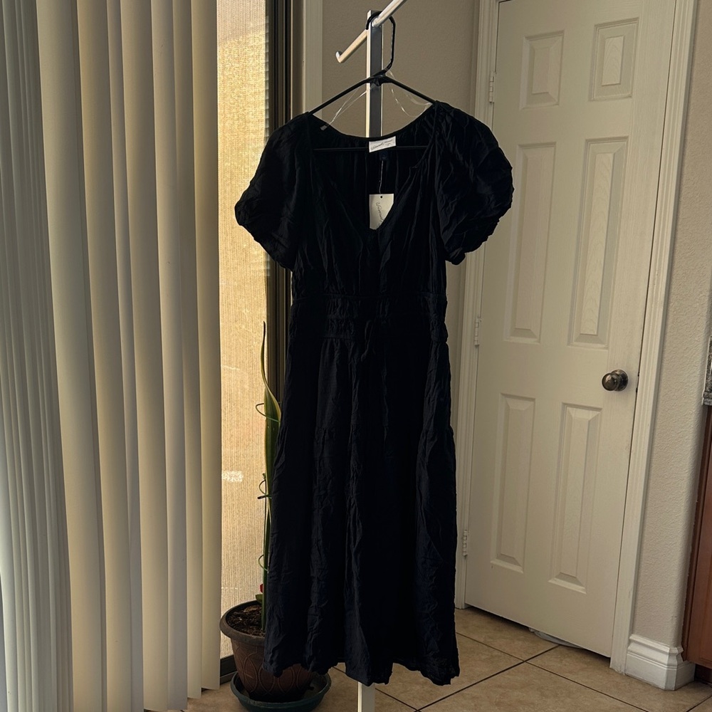 Universal Thread Black Puff Sleeve Midi Dress